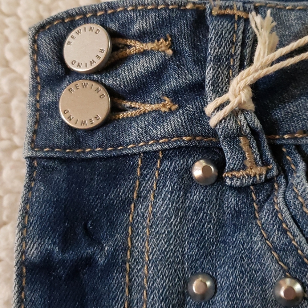 Capris - Picture 2 of 4